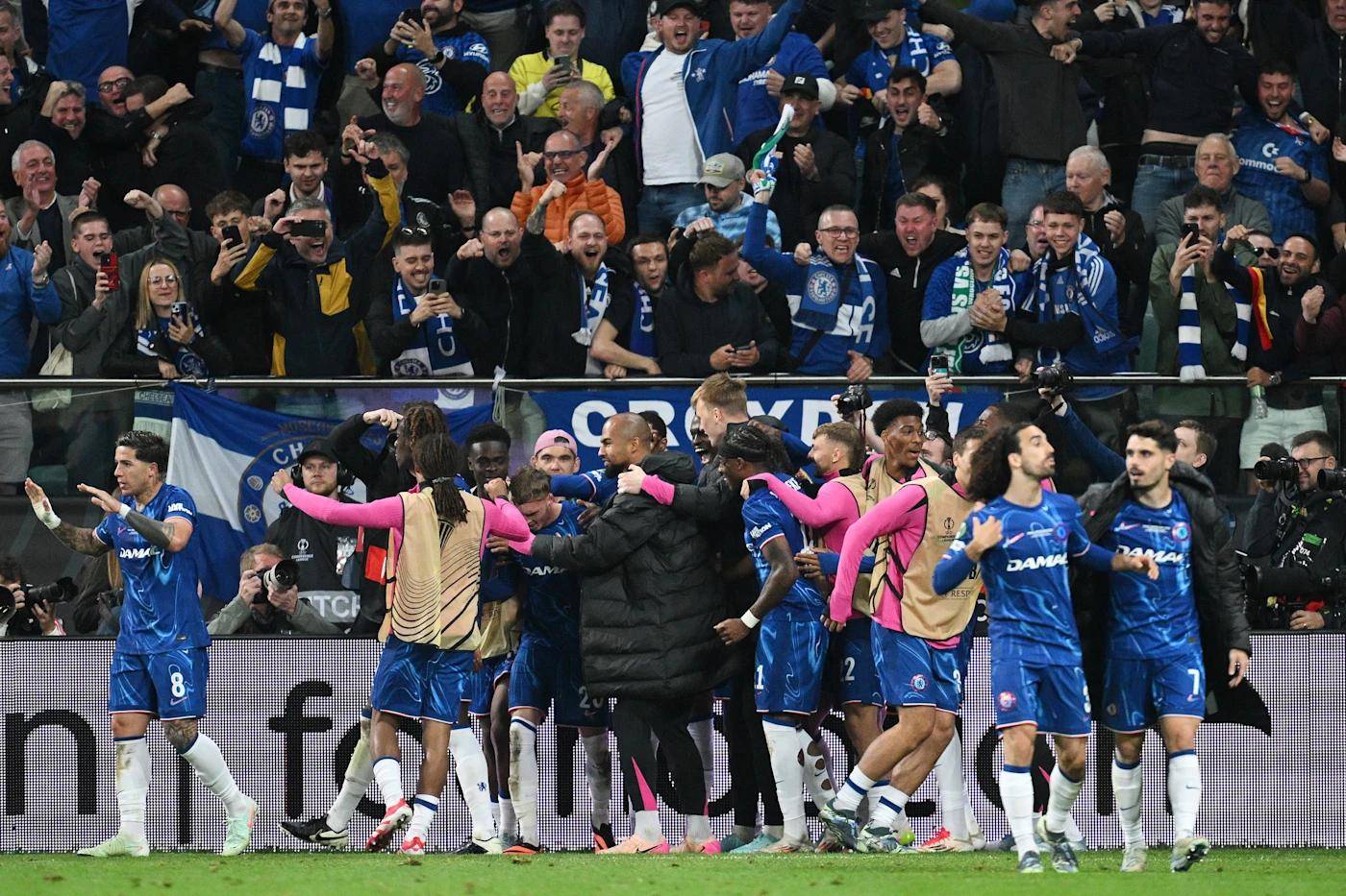 切尔西遭遇困难，战术调整或成解围之法