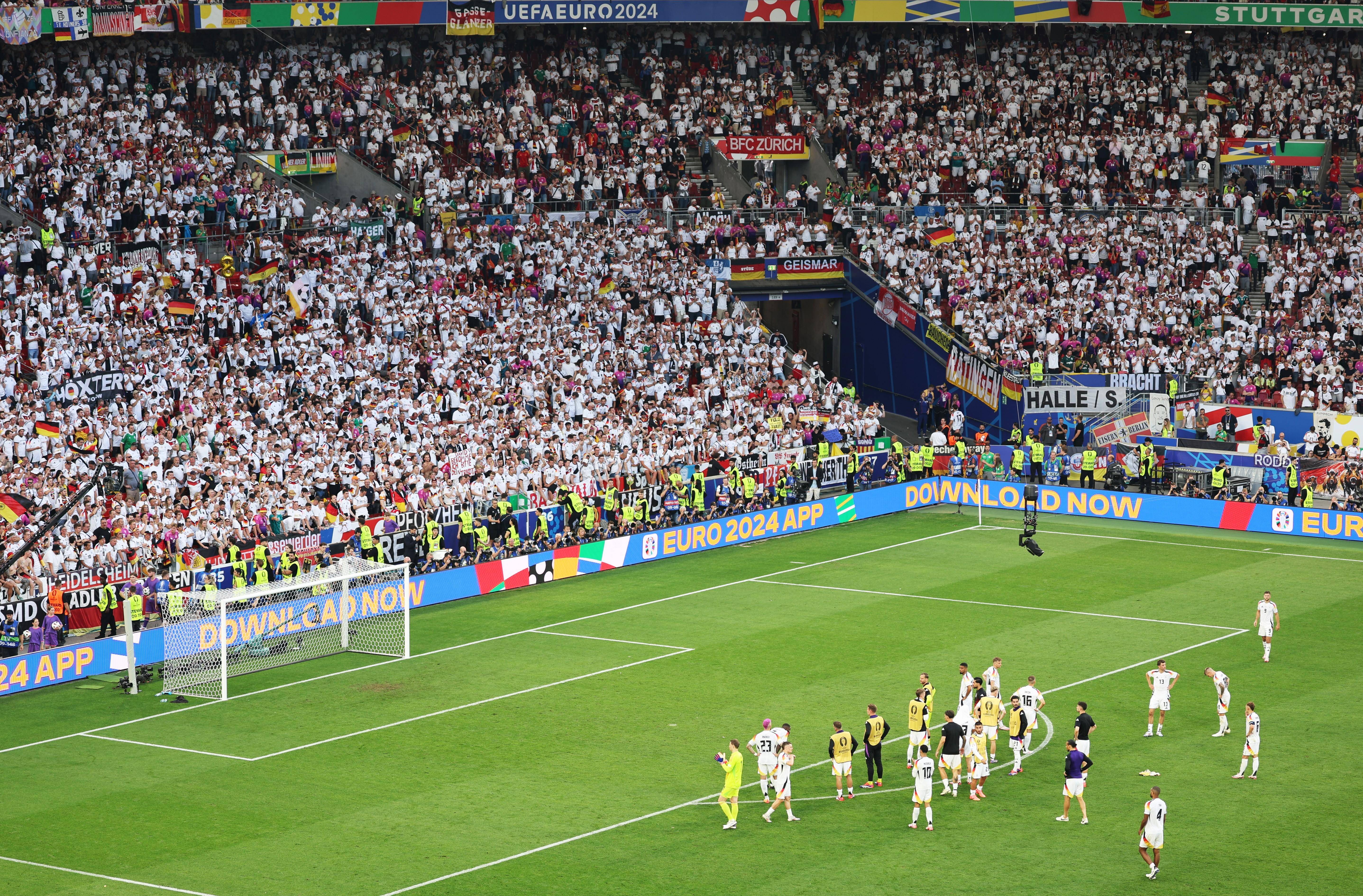 C罗状态火爆，足协杯次回合对阵密尔沃基雄鹿，那不勒斯力争逆转(密尔沃基雄鹿vs洛杉矶快船)